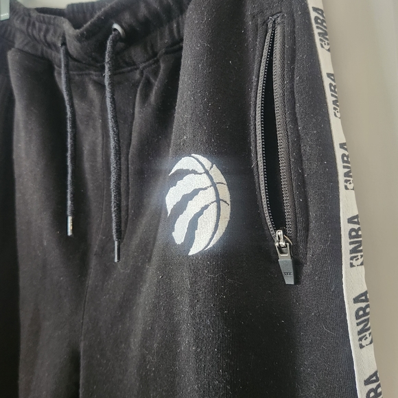 Toronto Raptors (Graffiti) Tracksuit - Picture 6 of 6